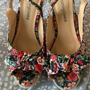 Floral wedges